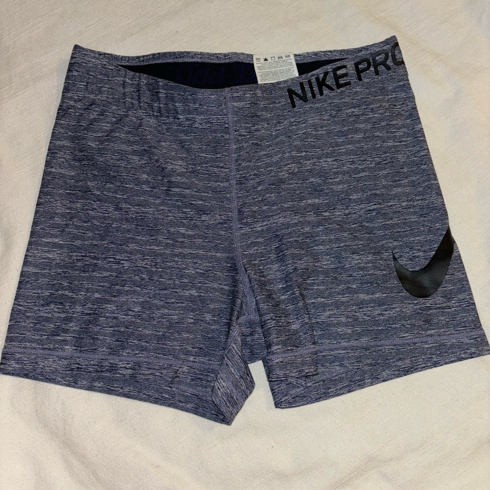 Women’s Grey Nike Pro 3 in Size Medium